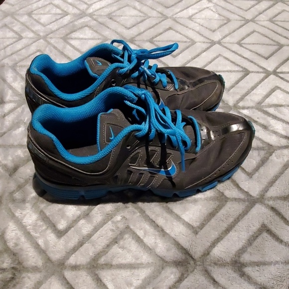 Nike Shoes - Nike shoes Nike Shoes - Nike shoes